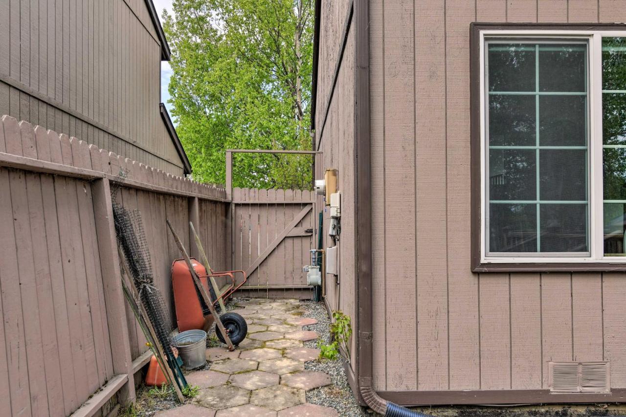 Vila Pet Friendly Anchorage Retreat With Deck And Yard Exteriér fotografie