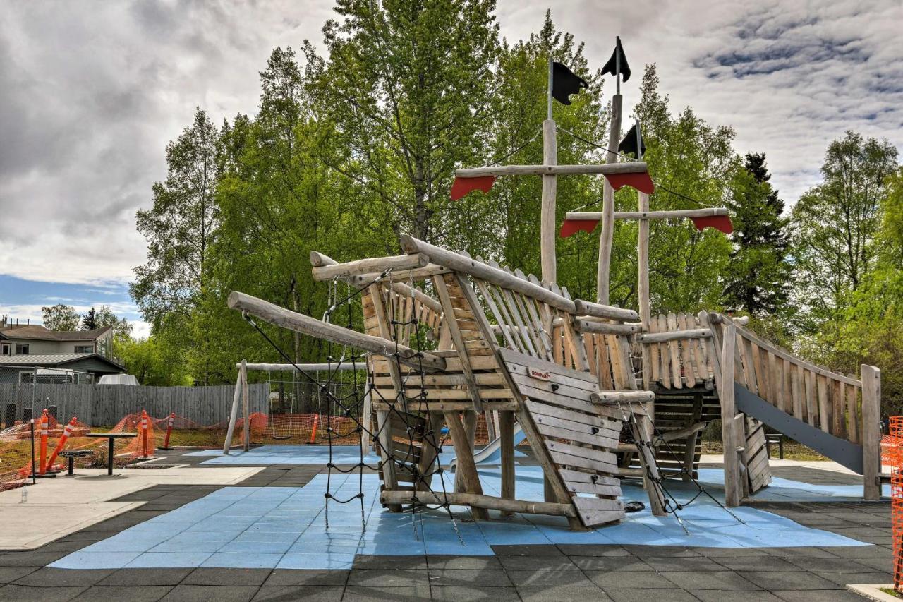 Vila Pet Friendly Anchorage Retreat With Deck And Yard Exteriér fotografie