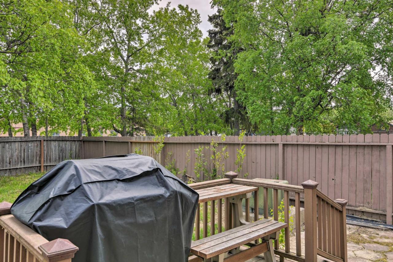 Vila Pet Friendly Anchorage Retreat With Deck And Yard Exteriér fotografie